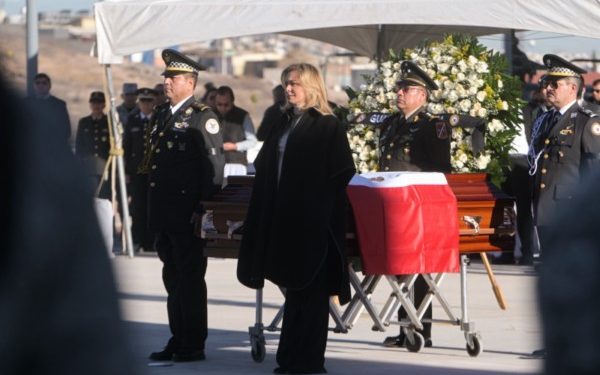 Maru Campos participa en Honras Fúnebres al coronel Juan Manuel Corral