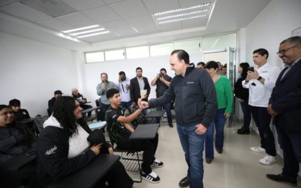 Lleva Manolo más obras a la región Laguna