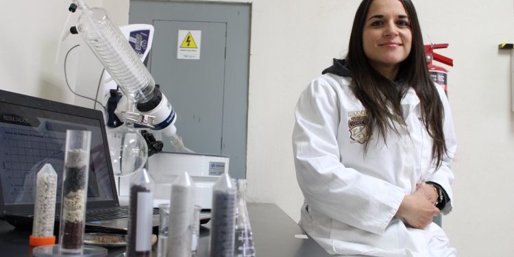 Comparte docente investigadora de la UPCH su experiencia como mujer en la ciencia