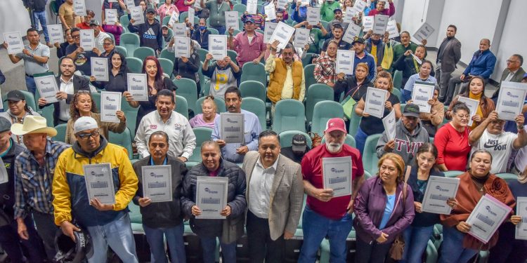 Da Coesvi certeza jurídica a 150 familias de Ciudad Juárez con la entrega de escrituras