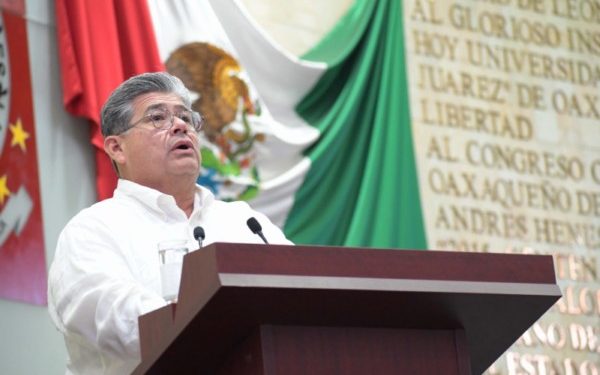 Desde el Congreso de Oaxaca se busca garantizar el derecho a la educación de la niñez y adolescentes migrantes retornados de EU