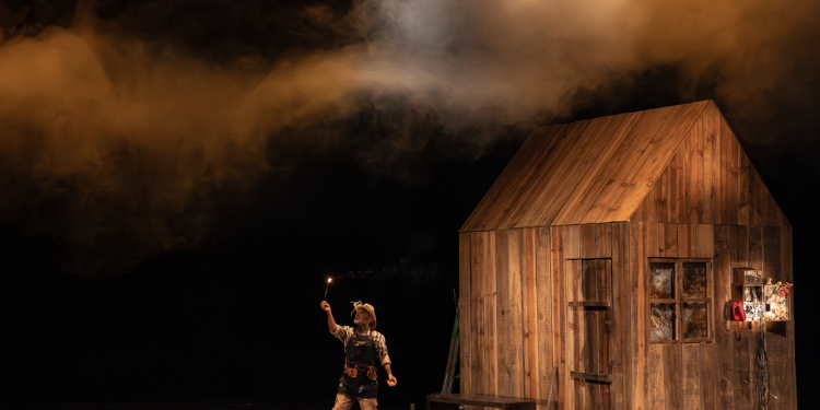 Emerge de “La Caverna” inquietante confrontación de la realidad actual