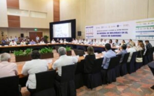 Autoridades estatales dan a conocer acciones de seguridad, gobernabilidad, desarrollo económico e impulso al turismo a integrantes del CCE Guerrero