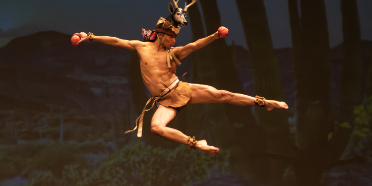 Guían al público hacia el misticismo mexicano con danza y música