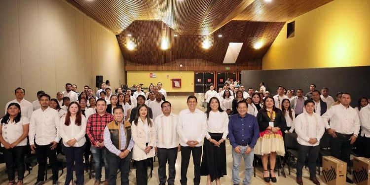 Moderniza Salomón Jara con nuevo equipo los módulos de atención de la Semovi