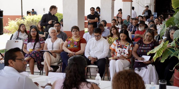 Nueva Constitución local debe surgir de los pueblos y para los pueblos: especialistas