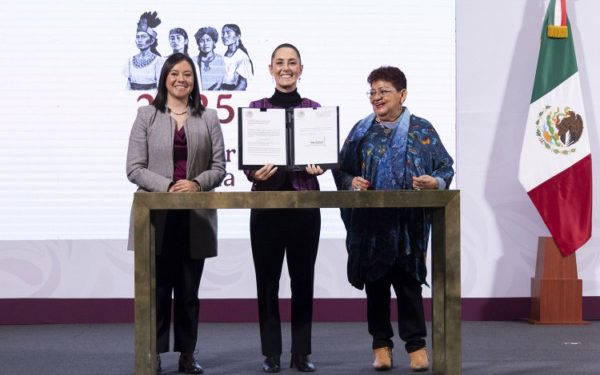 Presidenta anuncia iniciativa constitucional para reforzar la defensa de la soberanía nacional; con EUA hay coordinación, no injerencismo