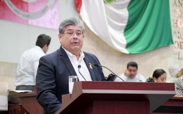Proponen inscribir con letras de oro en el Muro de Honor del Recinto Legislativo el nombre del pintor oaxaqueño Francisco Toledo