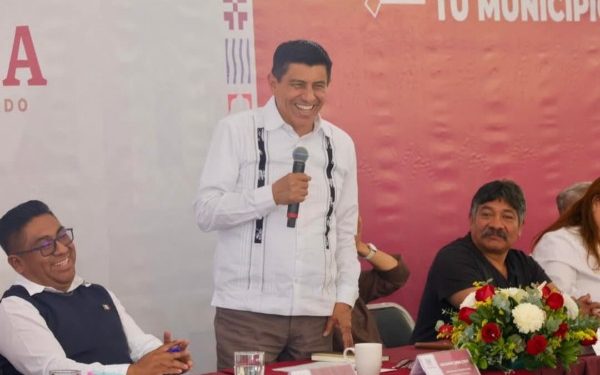 Reafirma Salomón Jara su compromiso para el progreso de Santiago Xiacuí