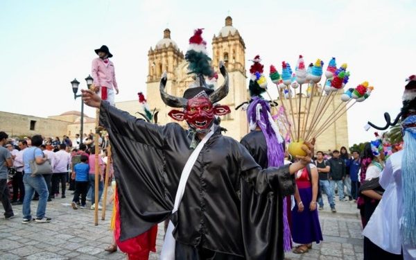 Vive Oaxaca sus carnavales tradicionales con alegría, historia e identidad