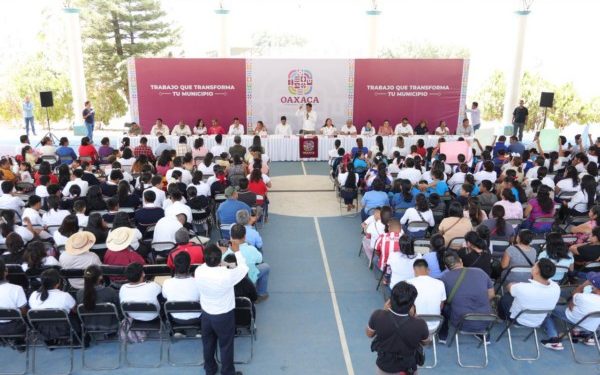 Refrenda Salomón Jara su compromiso con el desarrollo de Teotitlán de Flores Magón