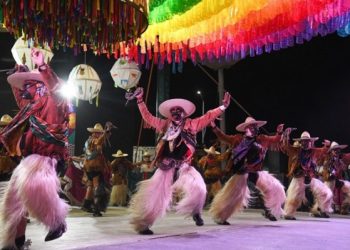 Deslumbra Guelaguetza en la Feria Nayarit 2025