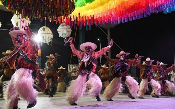 Deslumbra Guelaguetza en la Feria Nayarit 2025