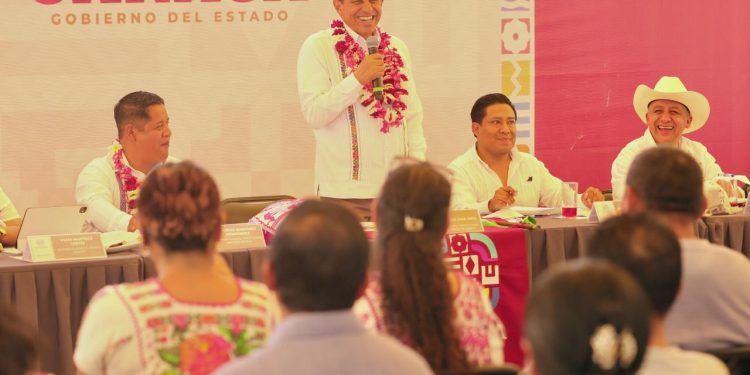 Destinará Gobierno de Salomón Jara 5 mdp para la pavimentación de camino en San Pedro Amuzgos