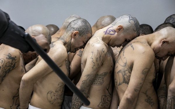 El Salvador se convierte en la cárcel de Trump y Bukele en su carcelero favorito