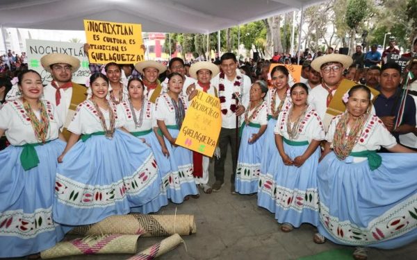 Gobierno de Salomón Jara impulsa la educación de Asunción Nochixtlán