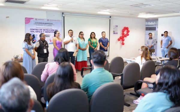 Brindan Secretaría de Administración y Coesida taller sobre educación sexual y prevención del VIH