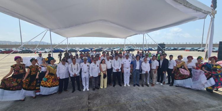 Arriba a Salina Cruz mercancía que hará el primer cruce interoceánico a través del CIIT