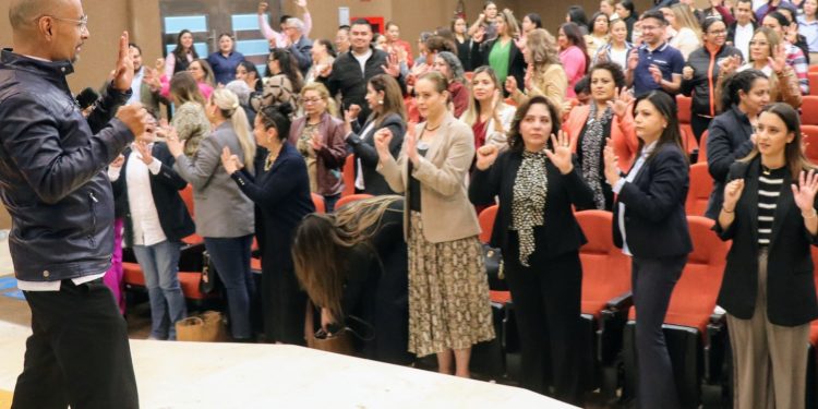 Brinda Gobierno de Zacatecas capacitación en materia de familia