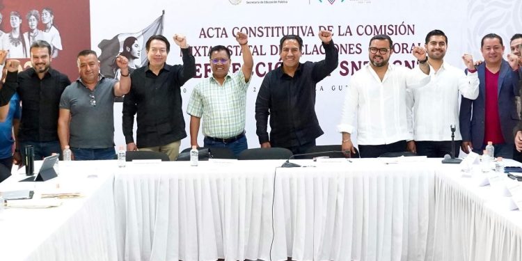 Eduardo Ramírez y Mario Delgado consolidan acuerdo histórico a favor del magisterio chiapaneco