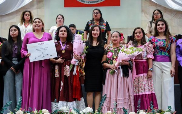 Poder Legislativo otorga medalla «Juana Catalina Egaña» a seis mujeres oaxaqueñas