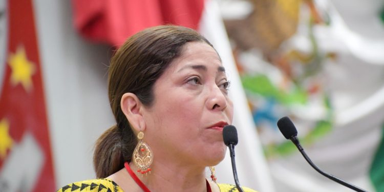 Llama legisladora Biaani Palomec a proteger los recursos hídricos de Oaxaca