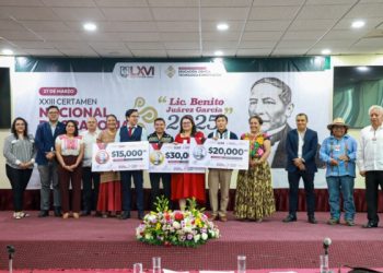 Oaxaqueña se corona como la campeona del Certamen Nacional de Oratoria Benito Juárez 2025 convocado por el Congreso del Estado