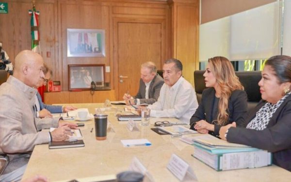 Gestiona Evelyn Salgado con SICT proyectos de infraestructura para Guerrero