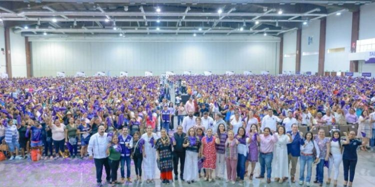 Hoy en Guerrero escribimos una nueva historia de amor, sororidad, cariño y bienestar para las jefas de familia: Evelyn Salgado