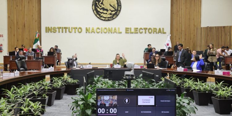 Instruye INE publicación y difusión de listados de candidaturas a magistraturas de circuito y a juezas y jueces de distrito.