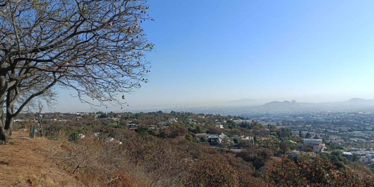 Mantiene Semadet Alerta Atmosférica en Tlajomulco de Zúñiga por incendio en Santa Anita