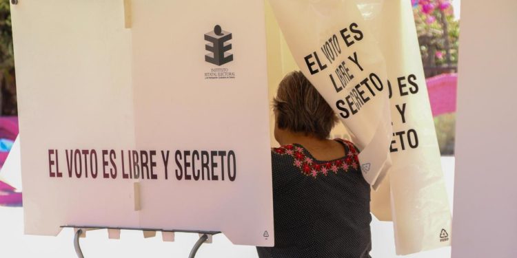 Concluye con éxito jornada electoral para elegir a agentes municipales y de policía en Oaxaca de Juárez