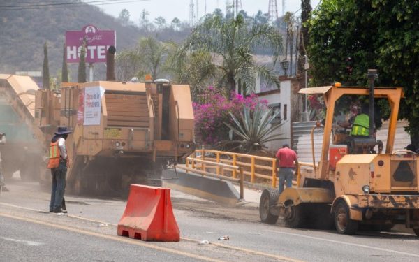 Se realizan acciones de limpieza y bacheo en el Cerro del Fortín para mejorar la imagen urbana