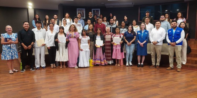 Premia CADH a ganadores del Concurso Estatal de Relatos Cortos en Lenguas Indígenas