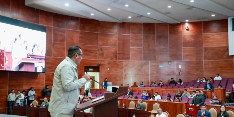 Presentan iniciativa de ley contra la privatización de los bienes públicos del Estado