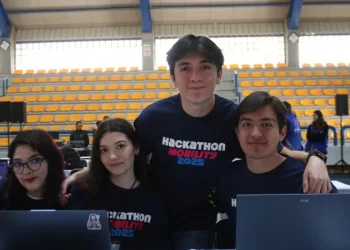 UNIVERSITARIOS PROPONEN SOLUCIONES PARA MEJORAR LA MOVILIDAD Y EL TRANSPORTE PÚBLICO EN EL HACKATHON MOBILITY 202