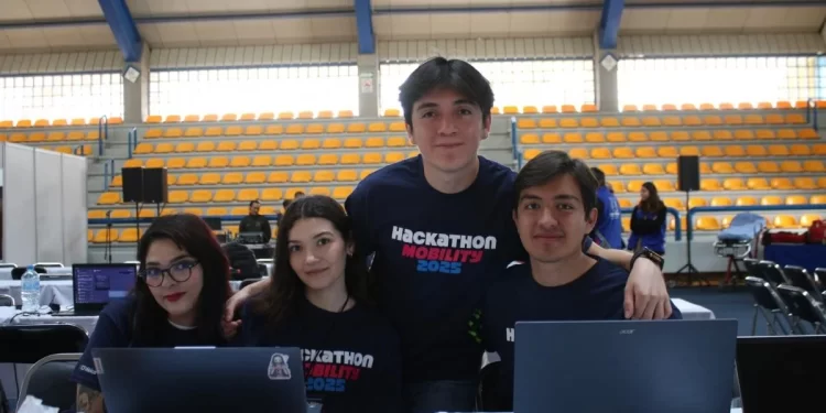 UNIVERSITARIOS PROPONEN SOLUCIONES PARA MEJORAR LA MOVILIDAD Y EL TRANSPORTE PÚBLICO EN EL HACKATHON MOBILITY 202