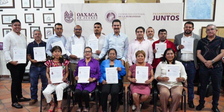 Ray Chagoya toma protesta a Agentes municipales y de policía