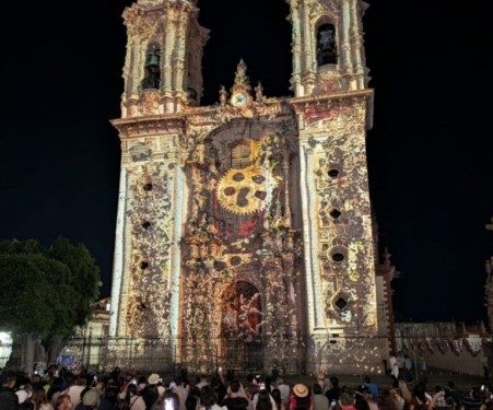 Se promueve el turismo en Taxco con la Proyección del Video Mapping, un atractivo especial para turistas y visitantes