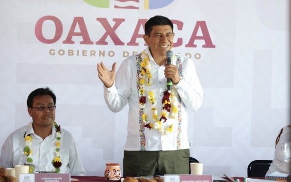 Impulsa Salomón Jara desarrollo de San Bartolo Soyaltepec con obras y acciones