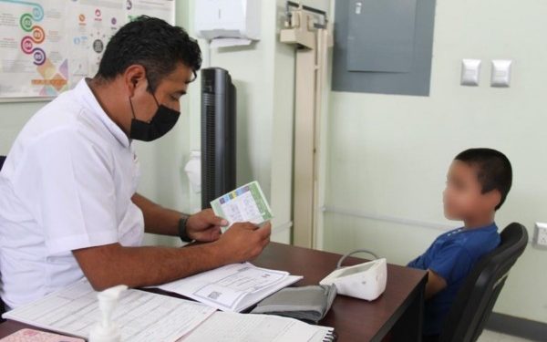 Oaxaca protege a niños con la aplicación de vacunas contra VPH