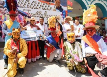 Vive Santiago Juxtlahuaca el Día Grande de su Carnaval