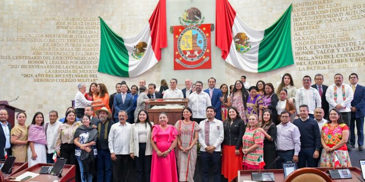 Poder Legislativo conmemora 103 años de la Constitución de Oaxaca y avanza hacia una nueva Ley Suprema con una visión intercultural