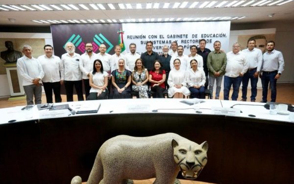 Nadie debe quedarse sin la oportunidad de aprender a leer y escribir: Eduardo Ramírez