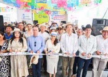REALIZA TERE JIMÉNEZ EL TRADICIONAL RECORRIDO INAUGURAL EN LA FERIA NACIONAL DE SAN MARCOS 2025