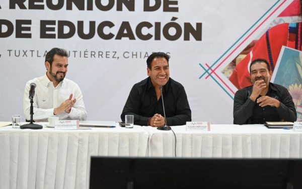 Eduardo Ramírez llama a redoblar esfuerzos para cumplir metas del programa Chiapas Puede