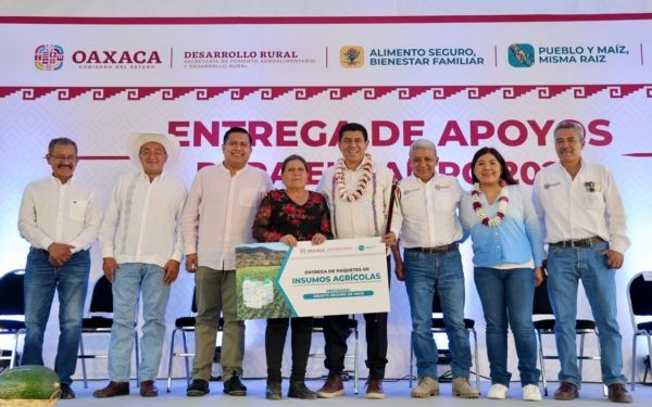 Entrega Salomón Jara apoyos para el campo a 317 personas productoras de la región Mixteca