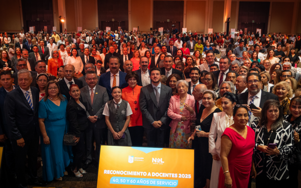 Gracias a las maestras y maestros Nuevo León es primer lugar en todo; Samuel García