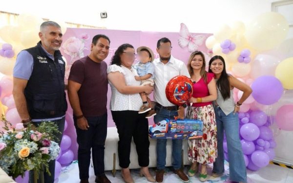 En el Día de las Madres, Eduardo Ramírez y Sofía Espinoza acompañan la integración de nuevas familias