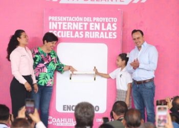 Arranca Manolo proyecto de Internet en las Escuelas Rurales